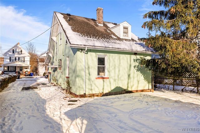 2233 South Avenue, Niagara Falls, NY 14305