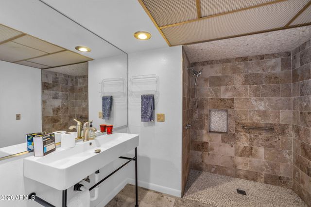 2141 E PALO VERDE Drive, Phoenix, AZ 85016