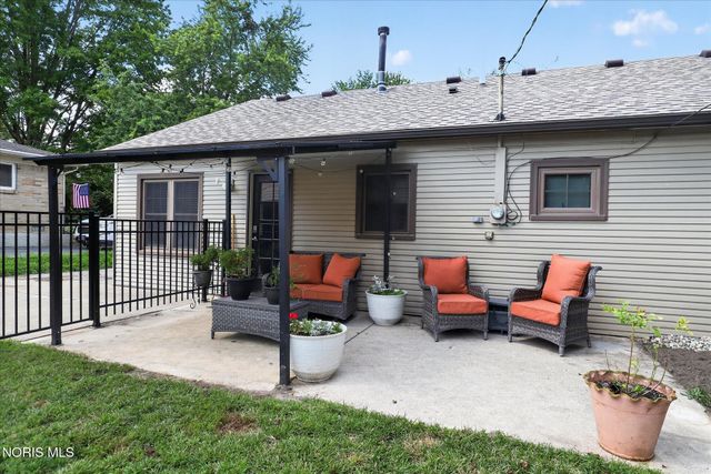 165 Lexington Avenue, Waterville, OH 43566