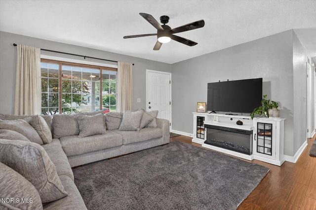 165 Lexington Avenue, Waterville, OH 43566