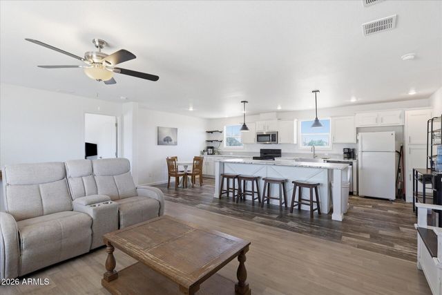 833 W Tepee Street, Apache Junction, AZ 85120