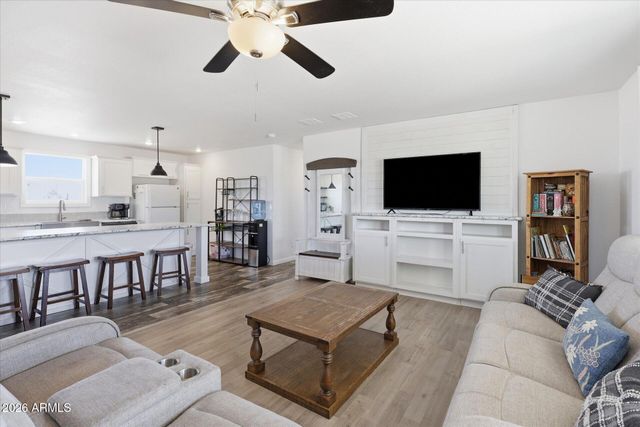 833 W Tepee Street, Apache Junction, AZ 85120