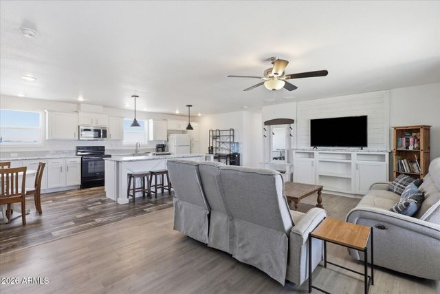 833 W Tepee Street, Apache Junction, AZ 85120