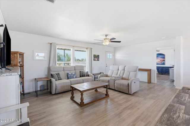 833 W Tepee Street, Apache Junction, AZ 85120