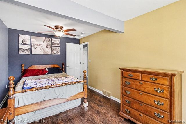 166 W Brickley Avenue, Hazel Park, MI 48030
