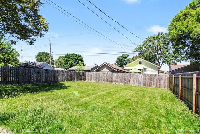 166 W Brickley Avenue, Hazel Park, MI 48030