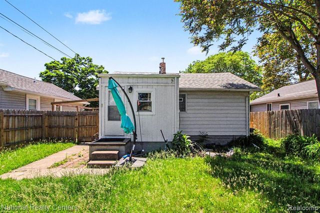 166 W Brickley Avenue, Hazel Park, MI 48030