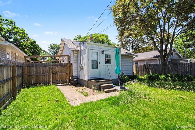 166 W Brickley Avenue, Hazel Park, MI 48030
