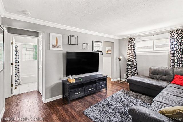 166 W Brickley Avenue, Hazel Park, MI 48030