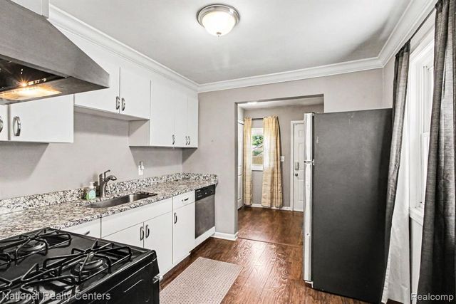 166 W Brickley Avenue, Hazel Park, MI 48030