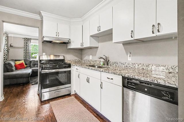 166 W Brickley Avenue, Hazel Park, MI 48030