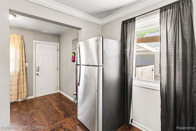 166 W Brickley Avenue, Hazel Park, MI 48030