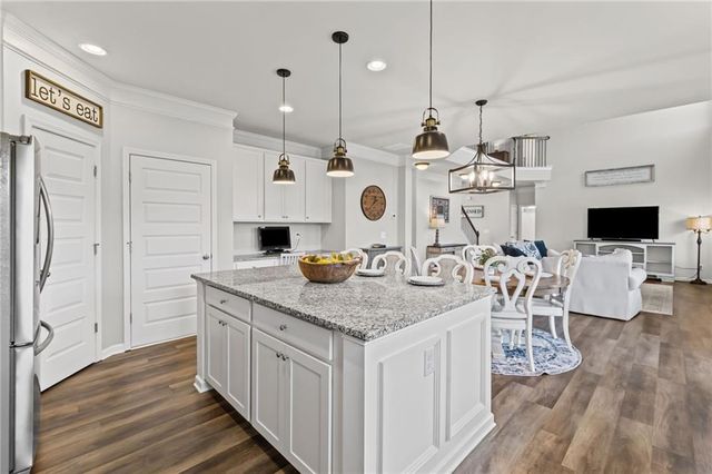 705 Owens Circle, Canton, GA 30115