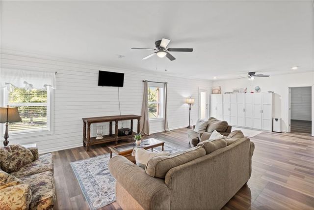 705 Owens Circle, Canton, GA 30115