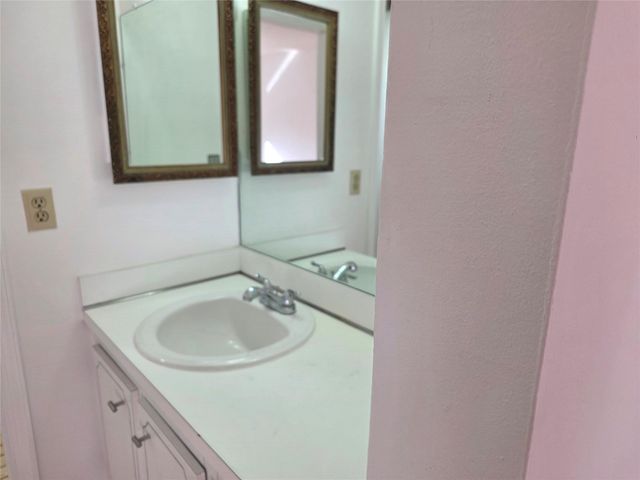 959 SE 2nd Avenue 204, Deerfield Beach, FL 33441