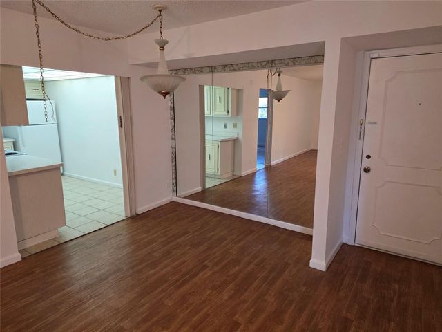 959 SE 2nd Avenue 204, Deerfield Beach, FL 33441