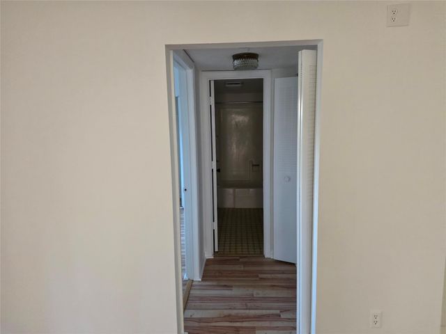 959 SE 2nd Avenue 204, Deerfield Beach, FL 33441