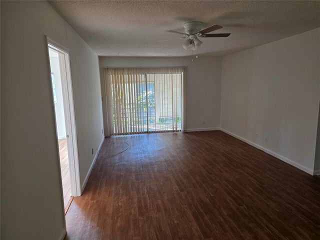 959 SE 2nd Avenue 204, Deerfield Beach, FL 33441