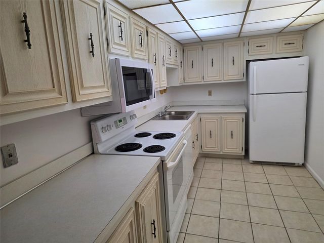 959 SE 2nd Avenue 204, Deerfield Beach, FL 33441