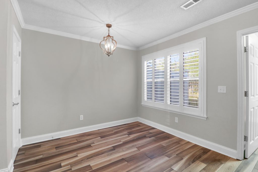 Image 12 of property listing at 252 Howle Avenue A-3, Charleston, SC 29412