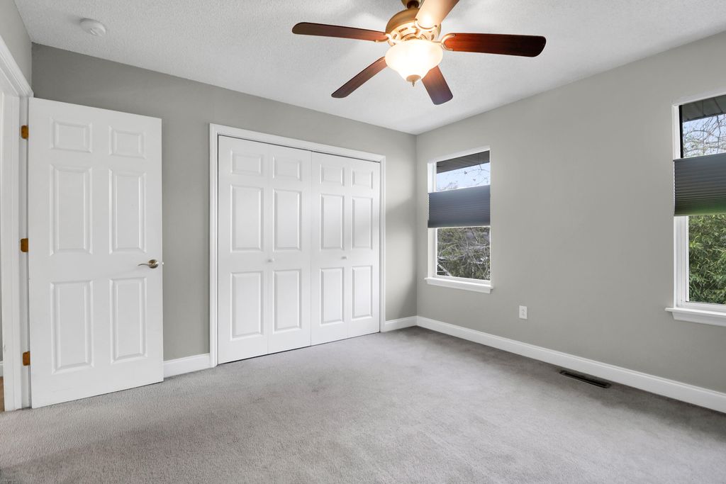 Image 16 of property listing at 252 Howle Avenue A-3, Charleston, SC 29412