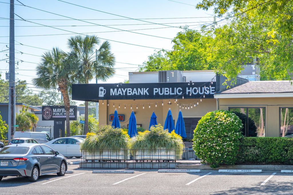 Image 25 of property listing at 252 Howle Avenue A-3, Charleston, SC 29412