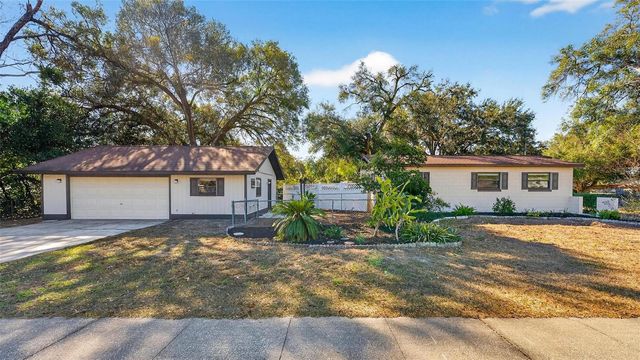 607 PATRICIA AVENUE, Fruitland Park, FL 34731