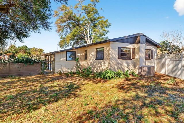 607 PATRICIA AVENUE, Fruitland Park, FL 34731