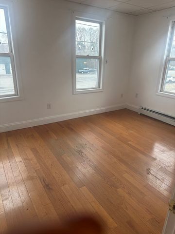 115-117 Stone 2, Clinton, MA 01510