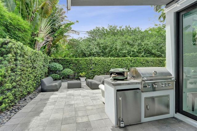 129 N Victoria Park Road, Fort Lauderdale, FL 33301