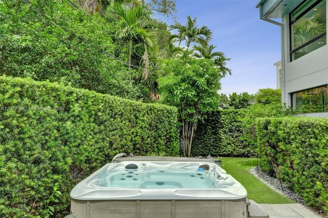 129 N Victoria Park Road, Fort Lauderdale, FL 33301