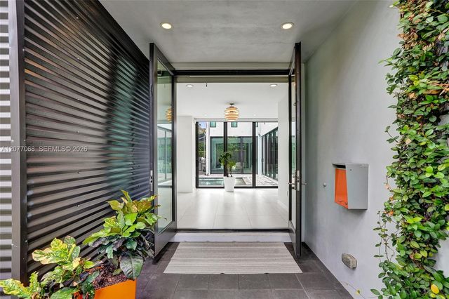 129 N Victoria Park Road, Fort Lauderdale, FL 33301
