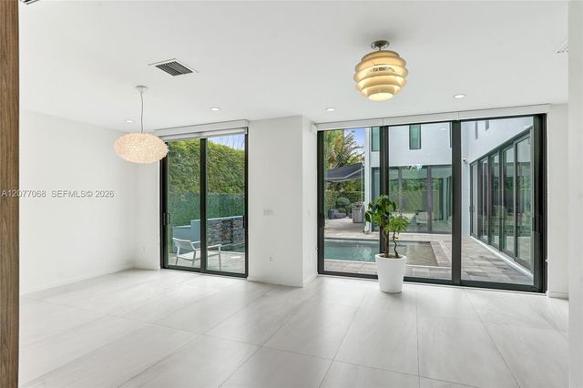 129 N Victoria Park Road, Fort Lauderdale, FL 33301