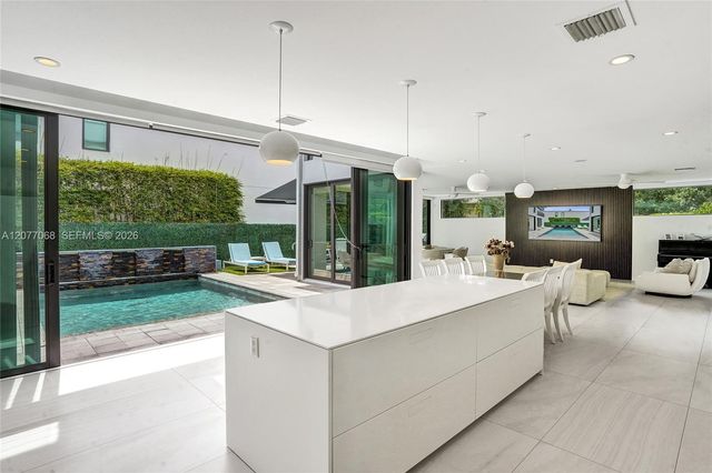 129 N Victoria Park Road, Fort Lauderdale, FL 33301