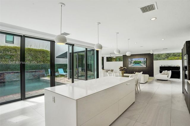 129 N Victoria Park Road, Fort Lauderdale, FL 33301