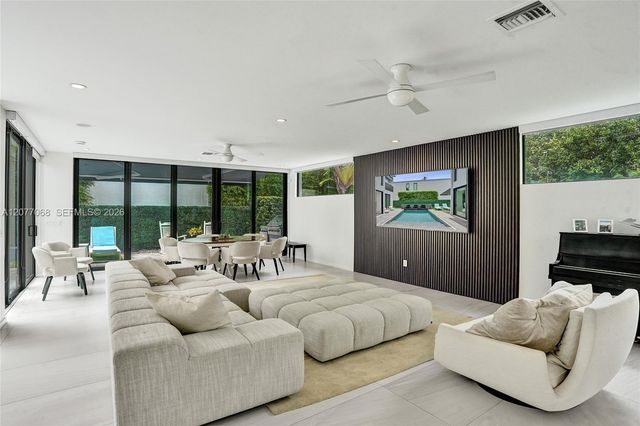129 N Victoria Park Road, Fort Lauderdale, FL 33301