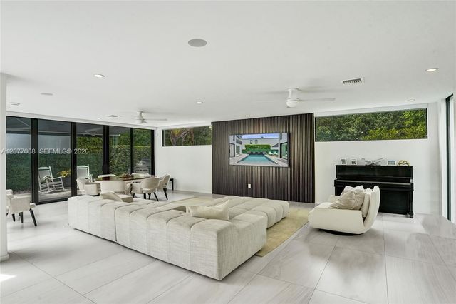 129 N Victoria Park Road, Fort Lauderdale, FL 33301