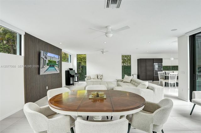 129 N Victoria Park Road, Fort Lauderdale, FL 33301