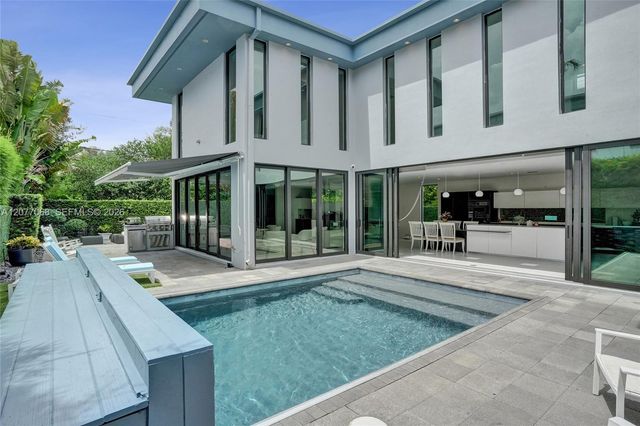 129 N Victoria Park Road, Fort Lauderdale, FL 33301