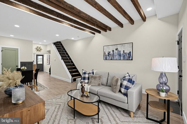 2426 S SARTAIN ST, Philadelphia, PA 19148