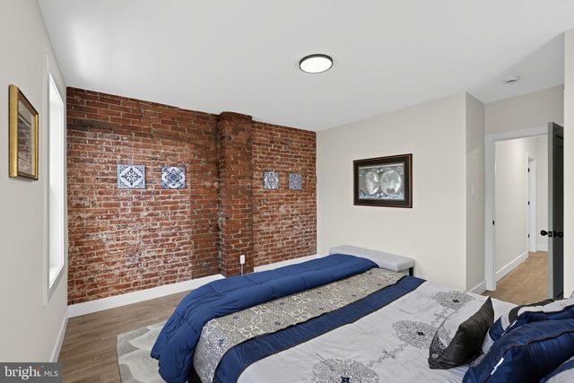 2426 S SARTAIN ST, Philadelphia, PA 19148