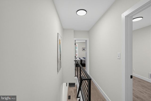 2426 S SARTAIN ST, Philadelphia, PA 19148