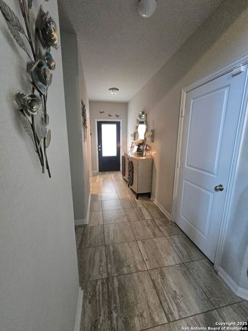 8911 arundal garden, Converse, TX 78109