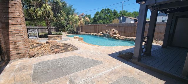 11302 Meadow Lake Drive, Houston, TX 77077