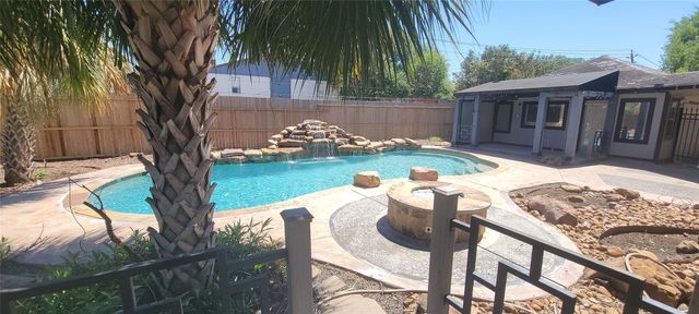 11302 Meadow Lake Drive, Houston, TX 77077