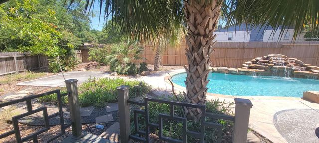 11302 Meadow Lake Drive, Houston, TX 77077