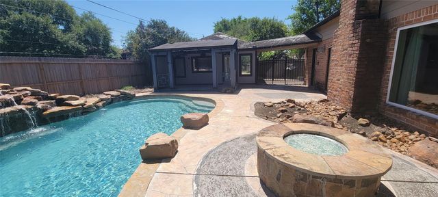 11302 Meadow Lake Drive, Houston, TX 77077