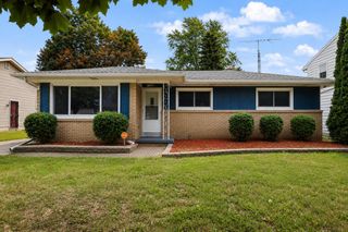 3815 Walton Drive, Lansing City, MI 48910