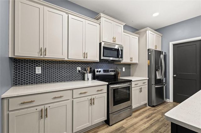 310 Wooded Glen Lane, Carrollton, GA 30117