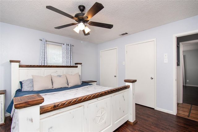 196 Oak Park One, Rockdale, TX 76567